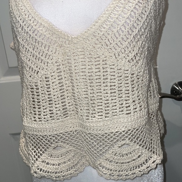 H&M medium crochet top - Picture 3 of 7